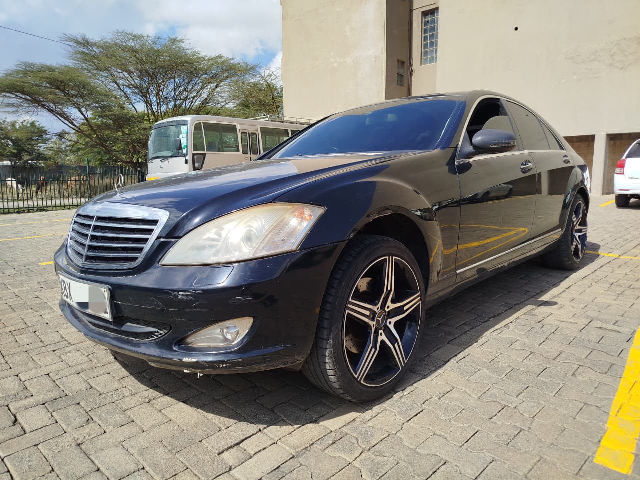 TOYOTA HARRIER Image 1