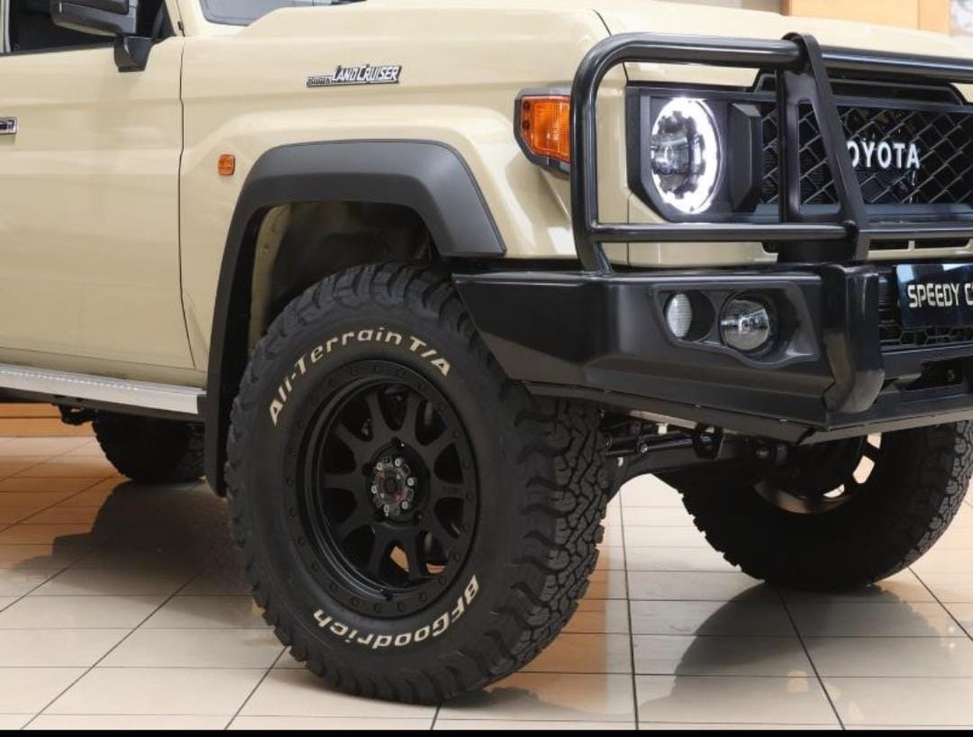 2025 Toyota Landcruiser 79 Image 1