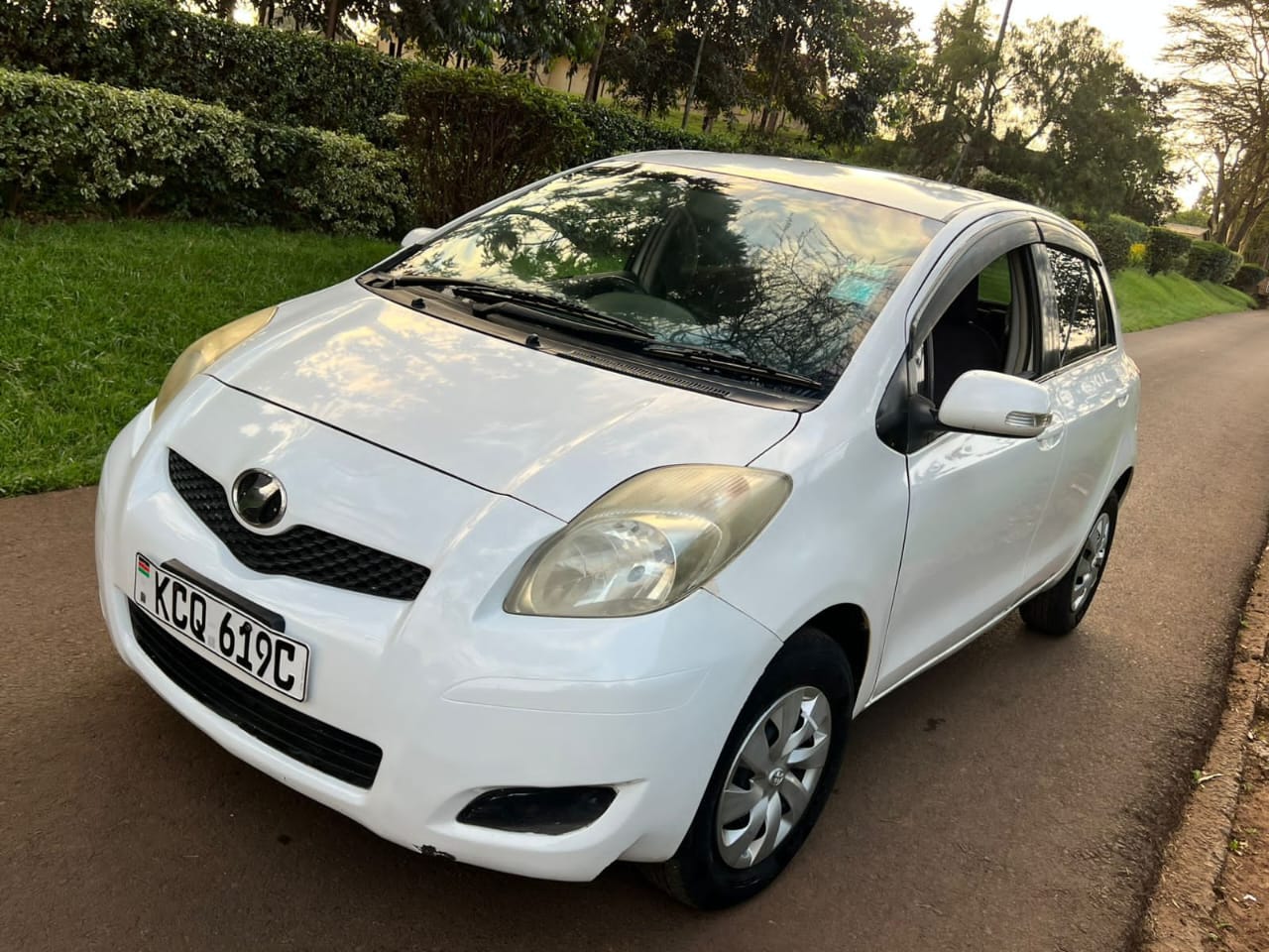 Toyota VITZ Image 1