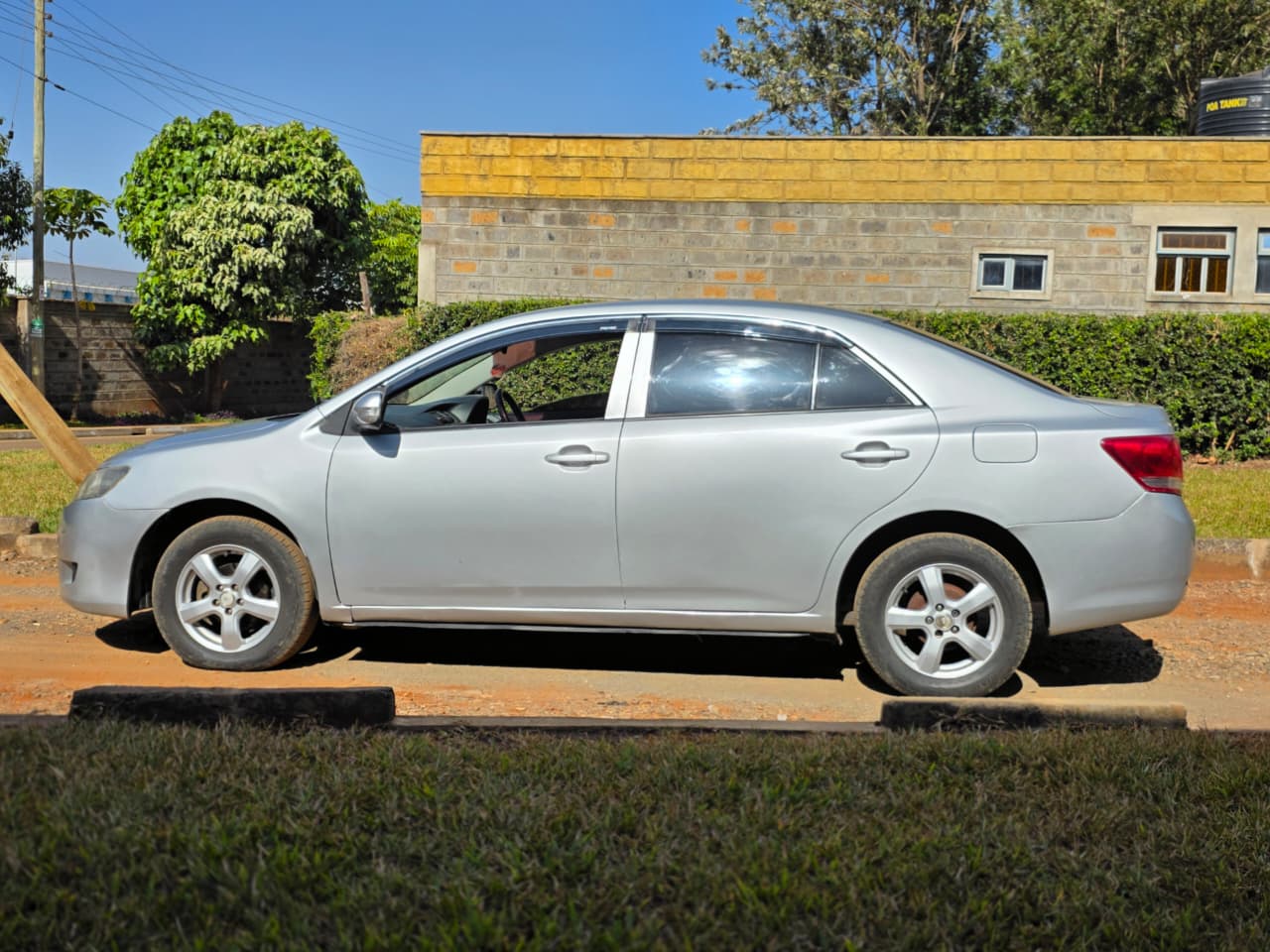 Toyota allion Image 1