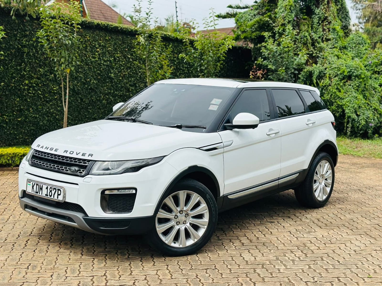 2016 Range Rover Evoque Image 1